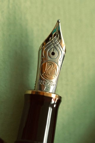 fountain pen, which can be given to employees as a present